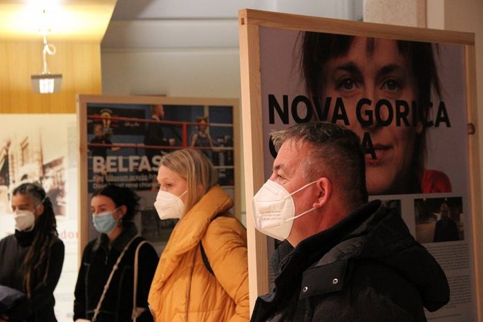 Javno vodstvo po razstavi By My Side, 13. 12. 2021, Trgovski dom