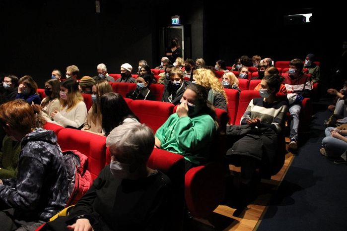 Večer kratkih mladih avtorjev, 13. 12. 2021, Kinemax