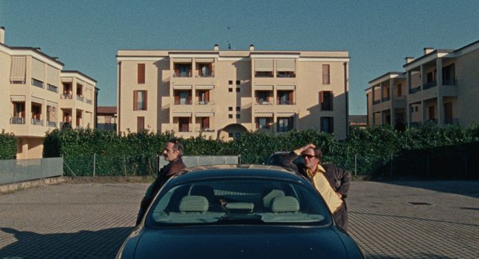 Še eno rundo, pa greva: Sossai stopa v slovensko kino krajino