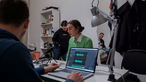 laboratorio_antonio_lucia_vzhod_zahod_45_54_2.jpg